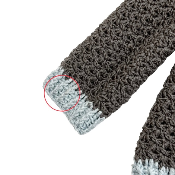 Handmade Leaves & Berries Sky Blue and Gray Sweater - Picture 4 of 5